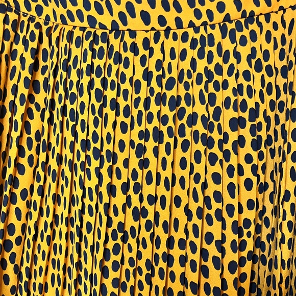 J Crew | Dot Print Pleated Midi Skirt | Size 4 - Picture 3 of 8